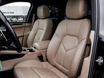 Porsche Macan S — photo 12