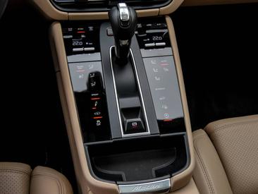 Porsche Macan S — photo 15