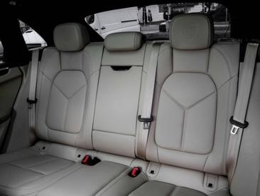 Porsche Macan S — photo 17