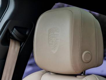 Porsche Macan S — photo 18