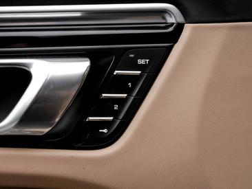 Porsche Macan S — photo 25