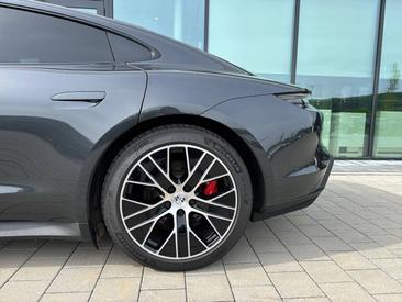 Porsche Taycan ph2 4S — photo 6