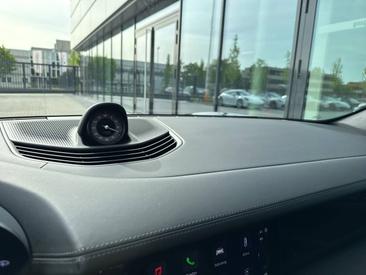 Porsche Taycan ph2 4S — photo 18