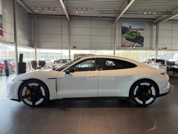 Porsche Taycan ph2 Turbo S — photo 2