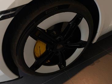 Porsche Taycan ph2 Turbo S — photo 6