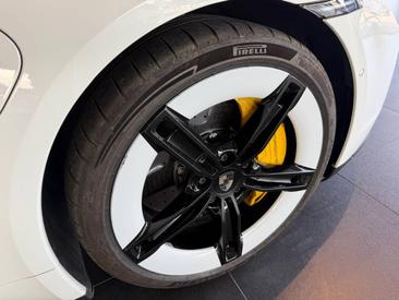 Porsche Taycan ph2 Turbo S — photo 7