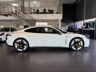 Porsche Taycan ph2 Turbo S — photo 9