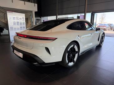 Porsche Taycan ph2 Turbo S — photo 10