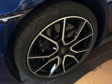 Porsche Taycan ph2 Turbo — photo 7