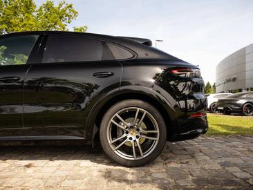 Porsche Cayenne III S Coupé Platinum Edition — photo 14