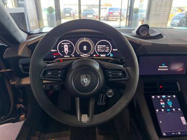 Porsche Taycan ph2 Turbo — photo 13