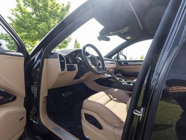 Porsche Cayenne III S Coupé Platinum Edition — photo 19