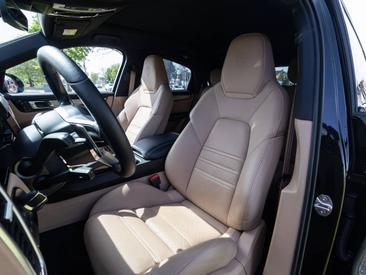 Porsche Cayenne III S Coupé Platinum Edition — photo 22