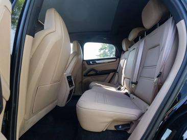 Porsche Cayenne III S Coupé Platinum Edition — photo 23