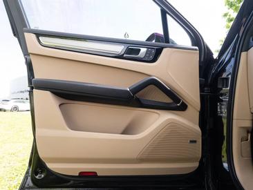 Porsche Cayenne III S Coupé Platinum Edition — photo 26
