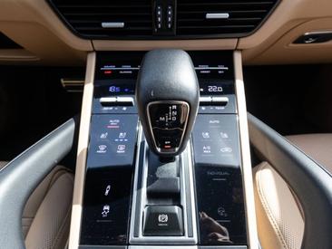 Porsche Cayenne III S Coupé Platinum Edition — photo 30