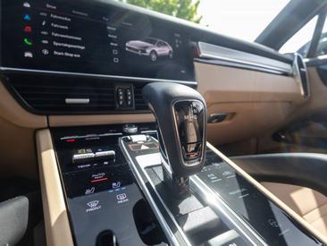 Porsche Cayenne III S Coupé Platinum Edition — photo 31
