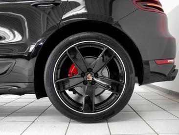 Porsche Macan GTS — photo 10