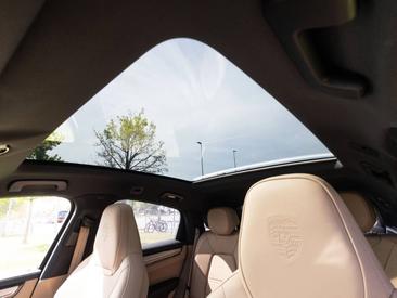 Porsche Cayenne III S Coupé Platinum Edition — photo 37