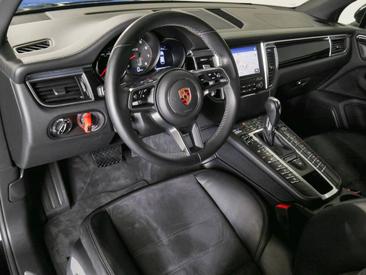 Porsche Macan GTS — photo 17