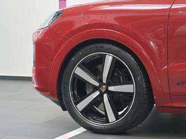 Porsche Cayenne III GTS — photo 9