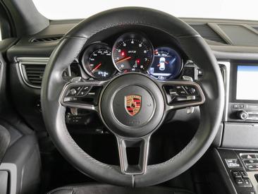 Porsche Macan GTS — photo 27