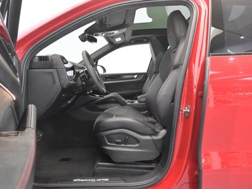Porsche Cayenne III GTS — photo 15
