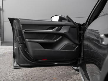 Porsche Taycan ph2 4 Cross Turismo — photo 23