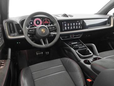 Porsche Cayenne III GTS — photo 17