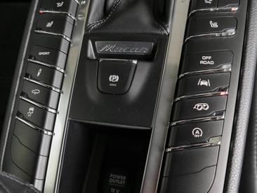 Porsche Macan GTS — photo 33