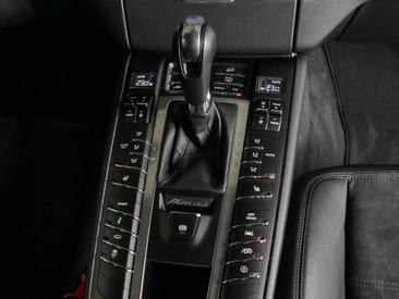 Porsche Macan GTS — photo 34