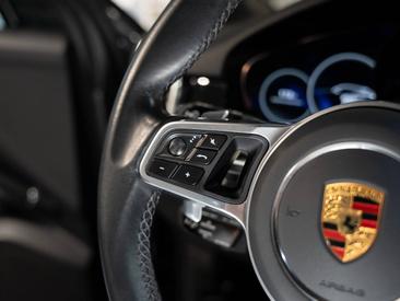 Porsche Cayenne III Coupé — photo 24