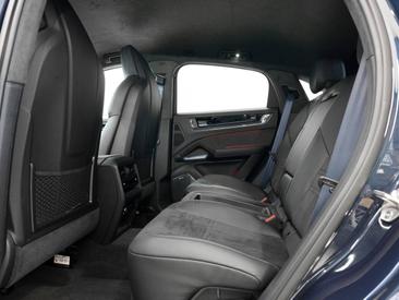 Porsche Cayenne III Turbo E-Hybrid — photo 19