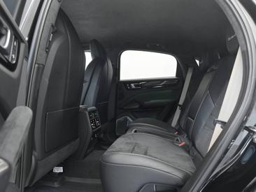 Porsche Cayenne III Turbo GT — photo 16