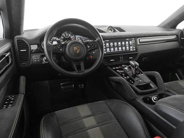Porsche Cayenne III Turbo GT — photo 17