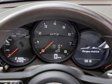 Porsche 991 II Targa 4 GTS — photo 19