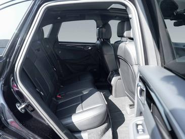Porsche Macan S — photo 15
