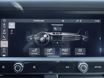Porsche Macan S — photo 17