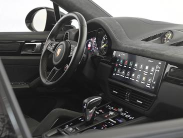 Porsche Cayenne III Turbo GT — photo 25