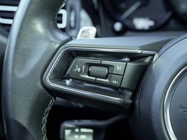 Porsche Macan S — photo 33