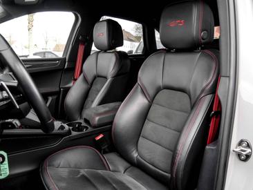 Porsche Macan GTS — photo 12