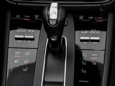 Porsche Macan GTS — photo 16