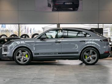 Porsche Cayenne III E-Hybrid Coupé — photo 2