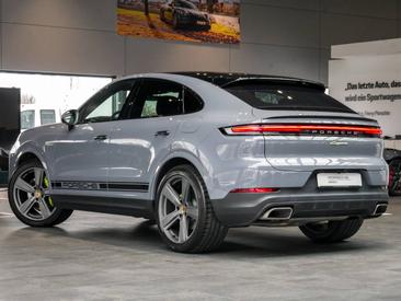 Porsche Cayenne III E-Hybrid Coupé — photo 3