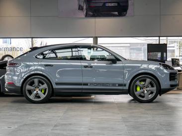 Porsche Cayenne III E-Hybrid Coupé — photo 6