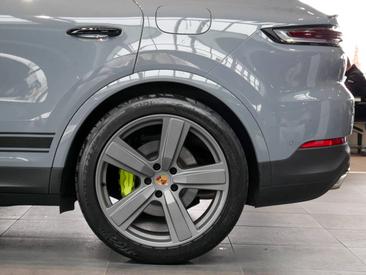 Porsche Cayenne III E-Hybrid Coupé — photo 10