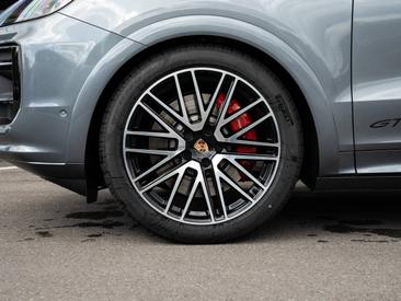 Porsche Cayenne III GTS Coupé — photo 9
