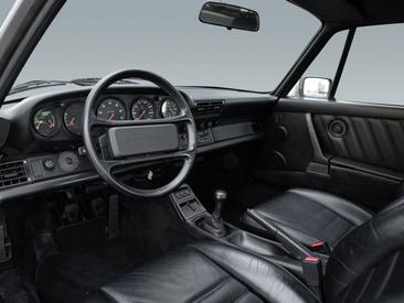 Porsche 964 Carrera 4 Coupe — photo 13