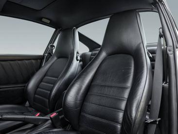 Porsche 964 Carrera 4 Coupe — photo 14