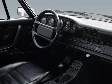 Porsche 964 Carrera 4 Coupe — photo 16